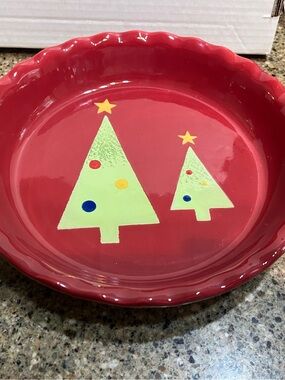 10" Holiday Pie Pan Red Ceramic Christmas Tree Decorative Round Baking Dish